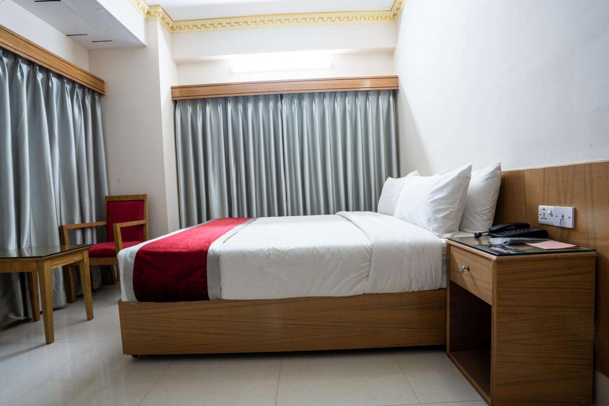 Hotel Safa Residency - Дакка Экстерьер фото